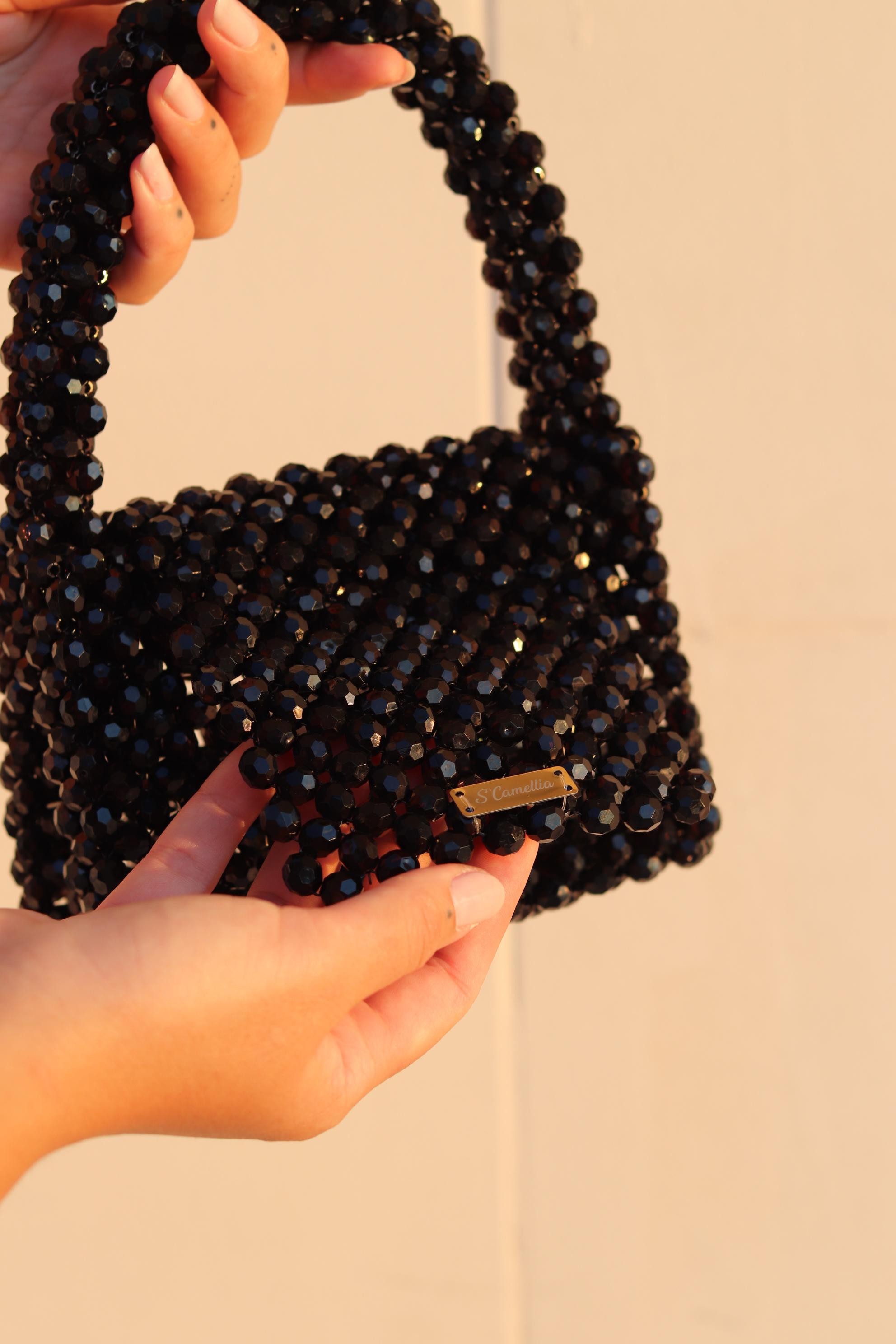 S'Camellia Black Swan Bag – Şıklığın ve Asaletin Buluştuğu Siyah Çanta