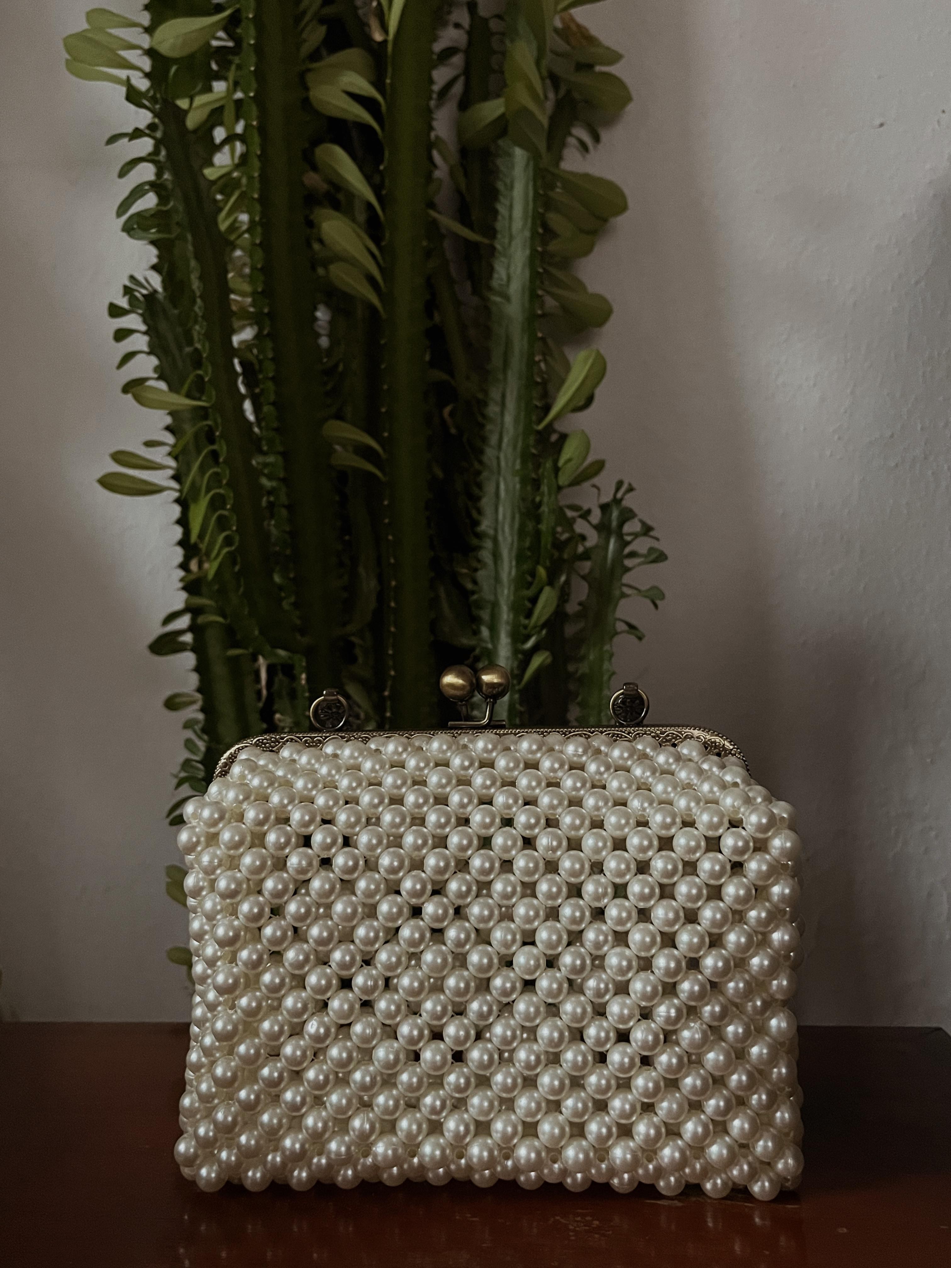 S'Camellia Vintage Pearl Bag – Şıklığın ve Zarafetin Buluştuğu Vintage Çanta