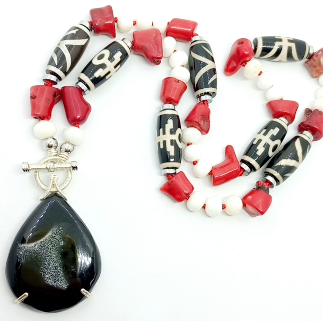 Sibelce 2090 Druzeli Akik Tibet Akik Beyaz ve Kırmızı Mercan El Yapımı Kolye