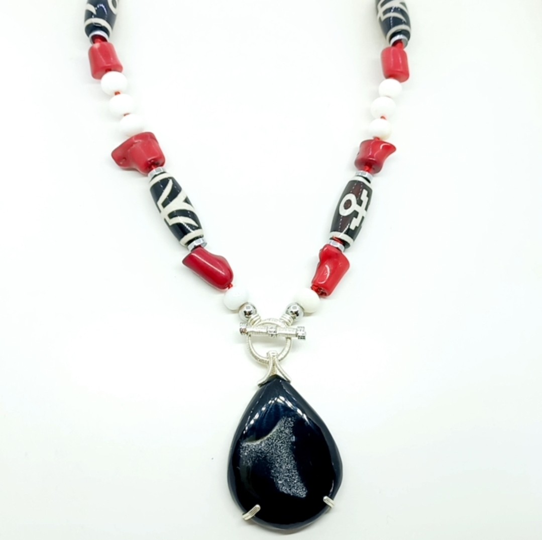 Sibelce 2090 Druzeli Akik Tibet Akik Beyaz ve Kırmızı Mercan El Yapımı Kolye