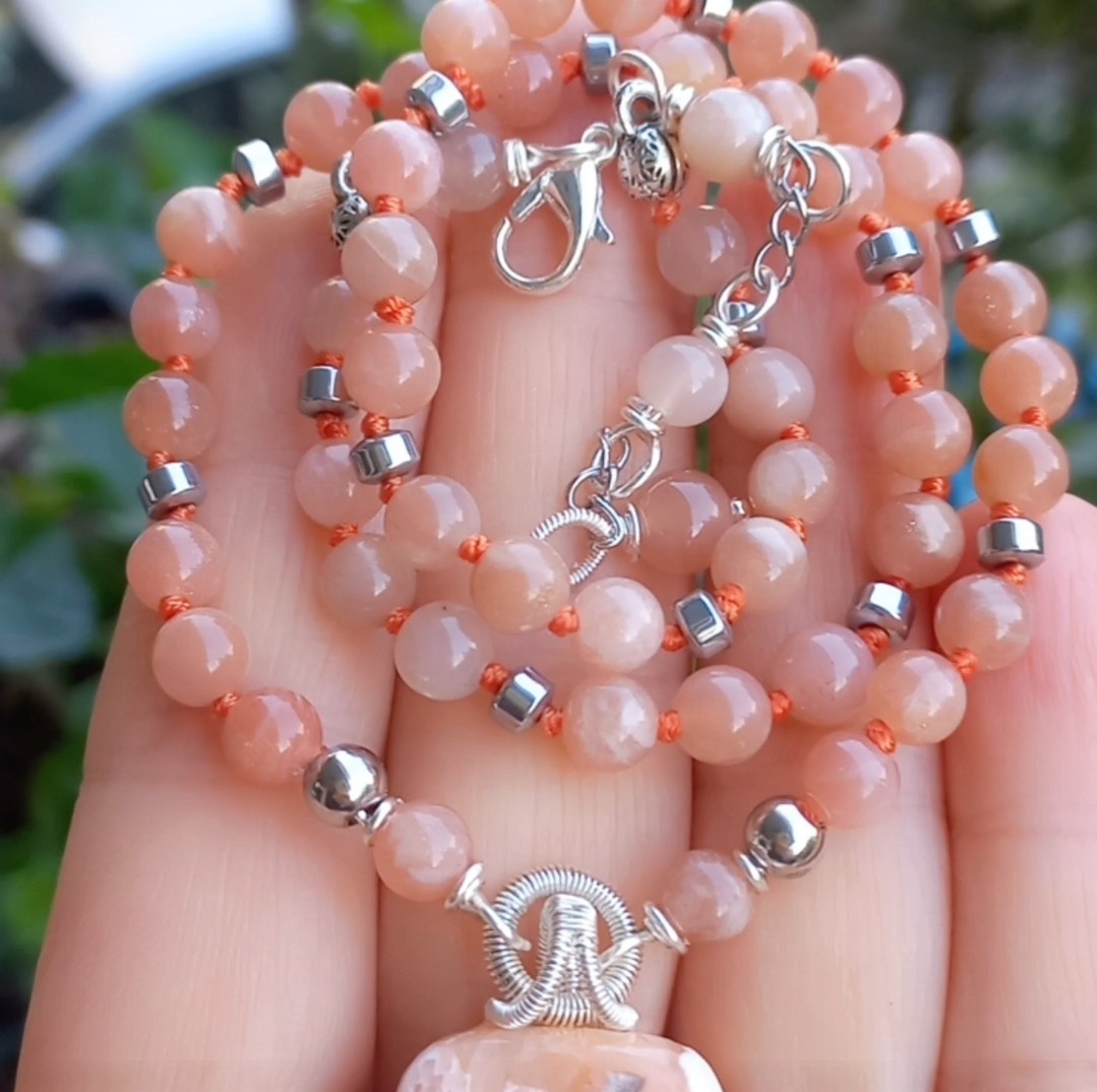 Sibelce 2106 Scolecite Şeftali Aytaşı Hematit El Yapımı Kolye