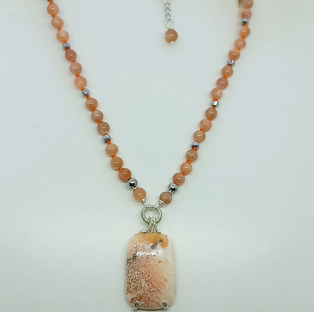 Sibelce 2106 Scolecite Şeftali Aytaşı Hematit El Yapımı Kolye