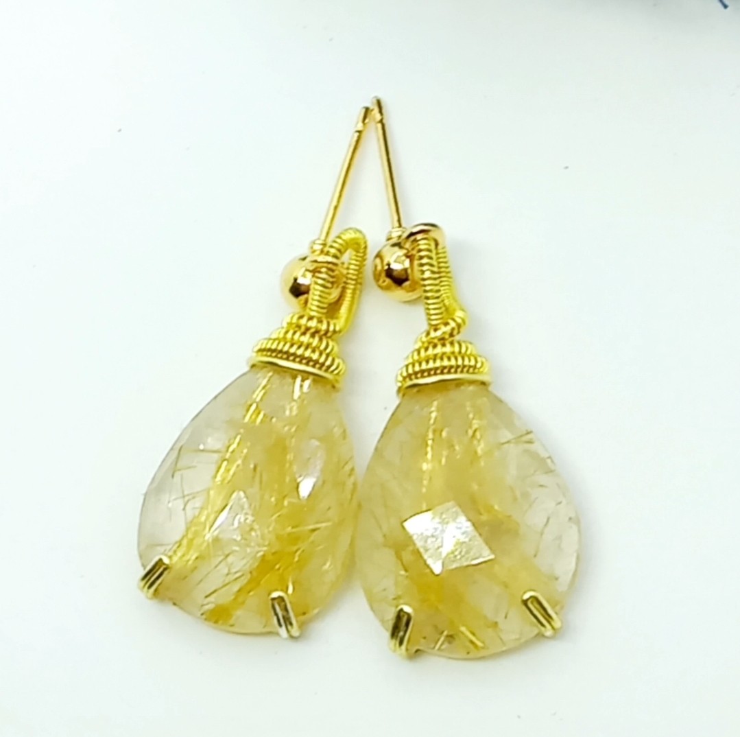 2157 Faset kesim altın rutilli Kuvars el yapımı küpe