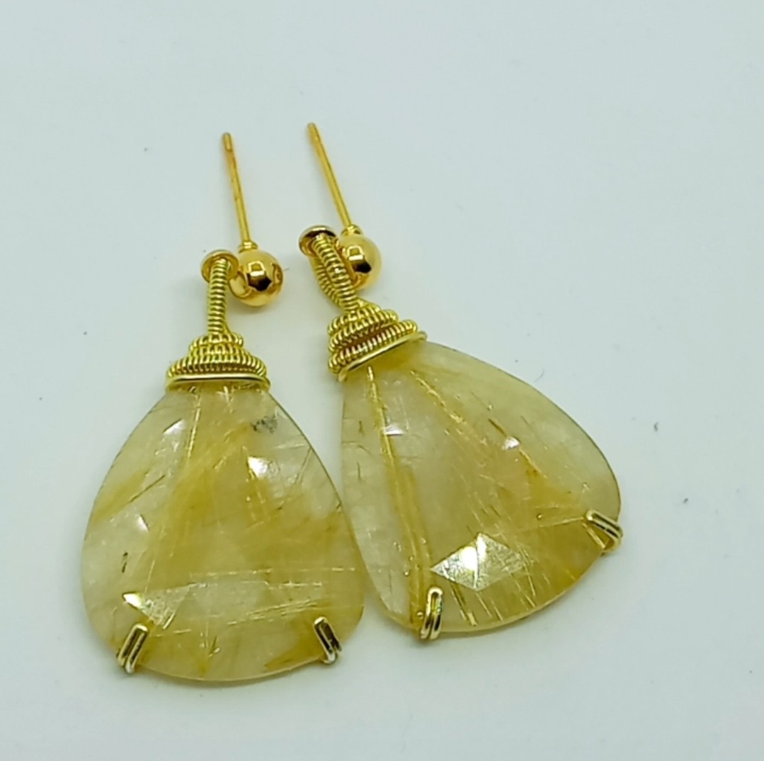 2158 Faset kesim altın rutilli damla Kuvars el yapımı küpe