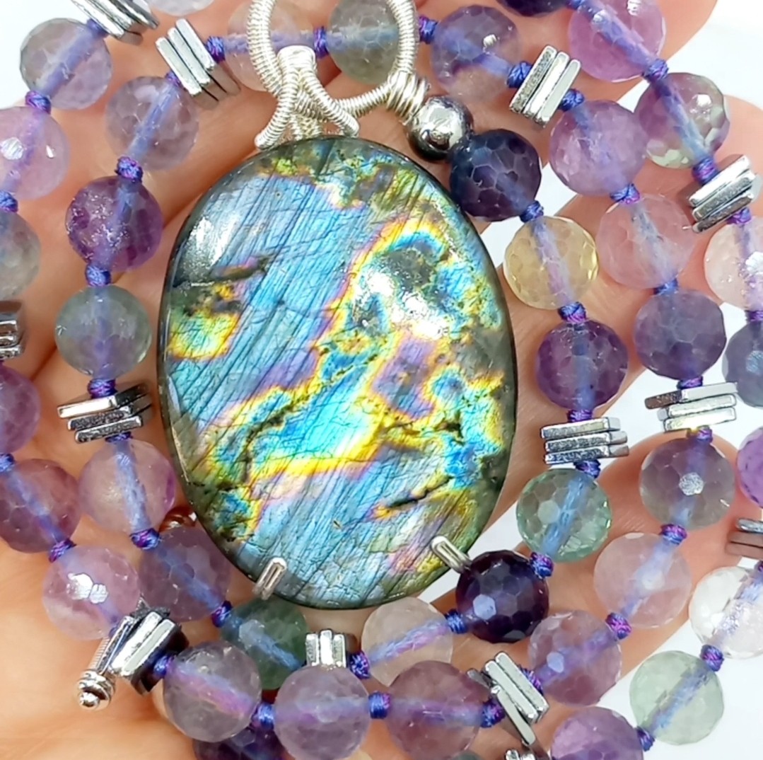 2173 Gökkuşağı Labradorit Florit düğümlü el yapımı kolye