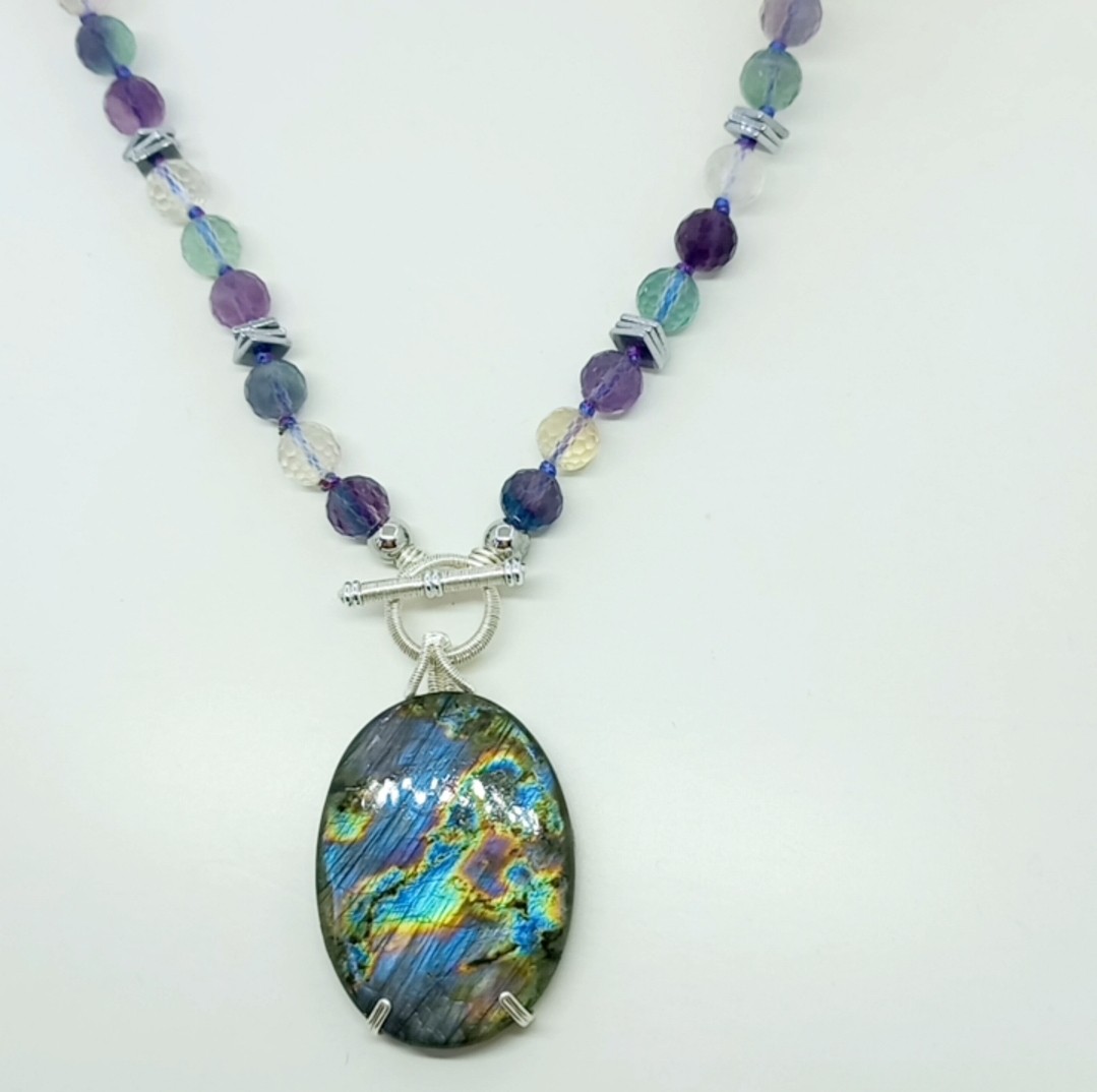 2173 Gökkuşağı Labradorit Florit düğümlü el yapımı kolye