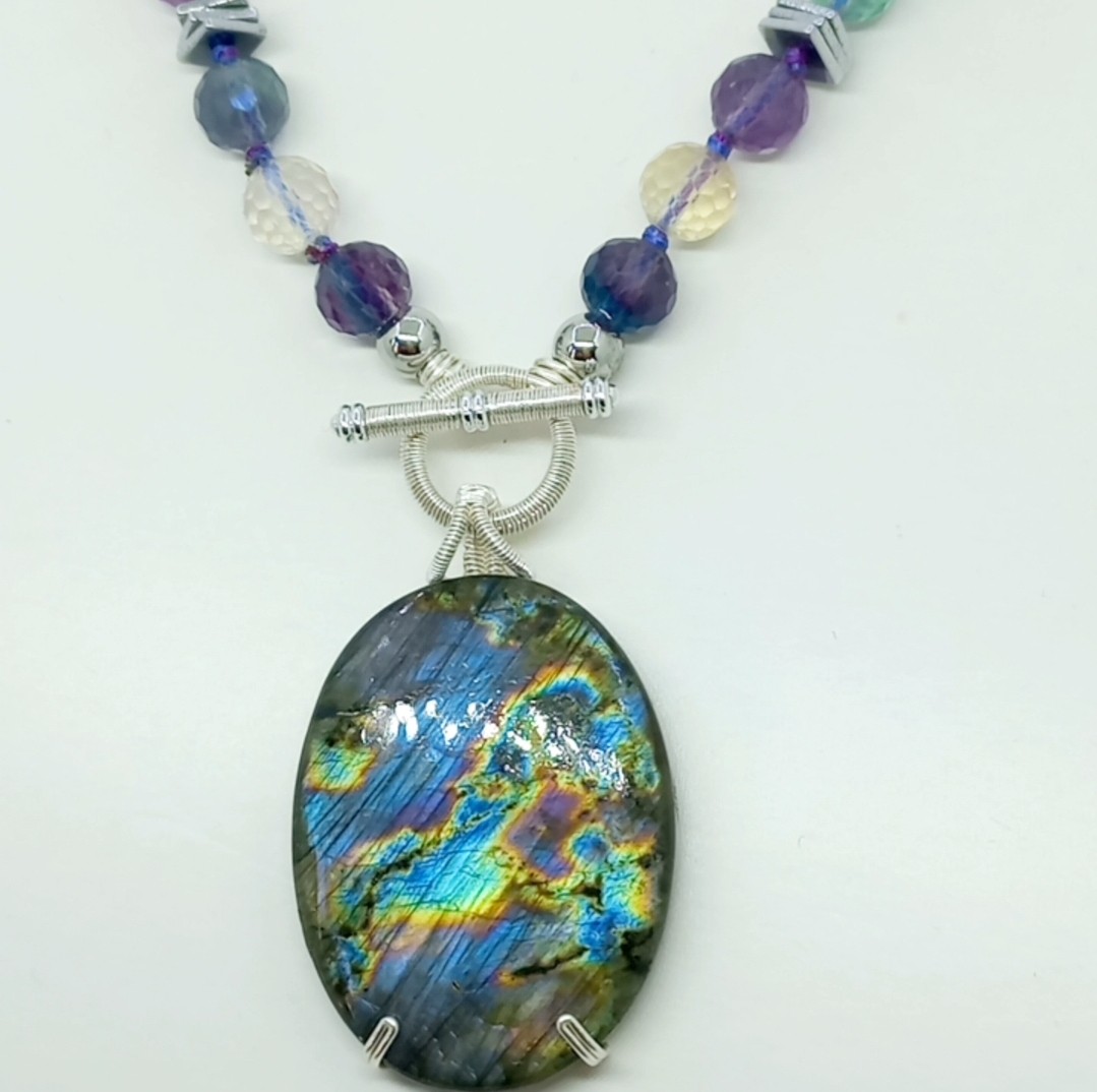 2173 Gökkuşağı Labradorit Florit düğümlü el yapımı kolye