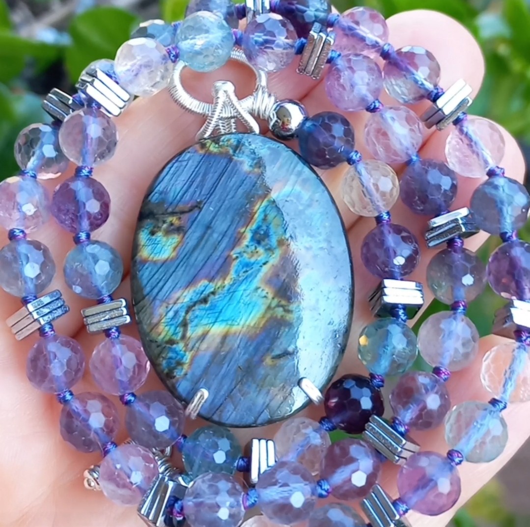 2173 Gökkuşağı Labradorit Florit düğümlü el yapımı kolye