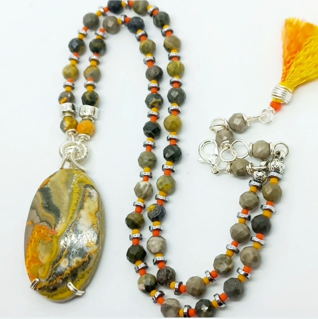 2183 Bal arısı Cespır el yapımı kolye