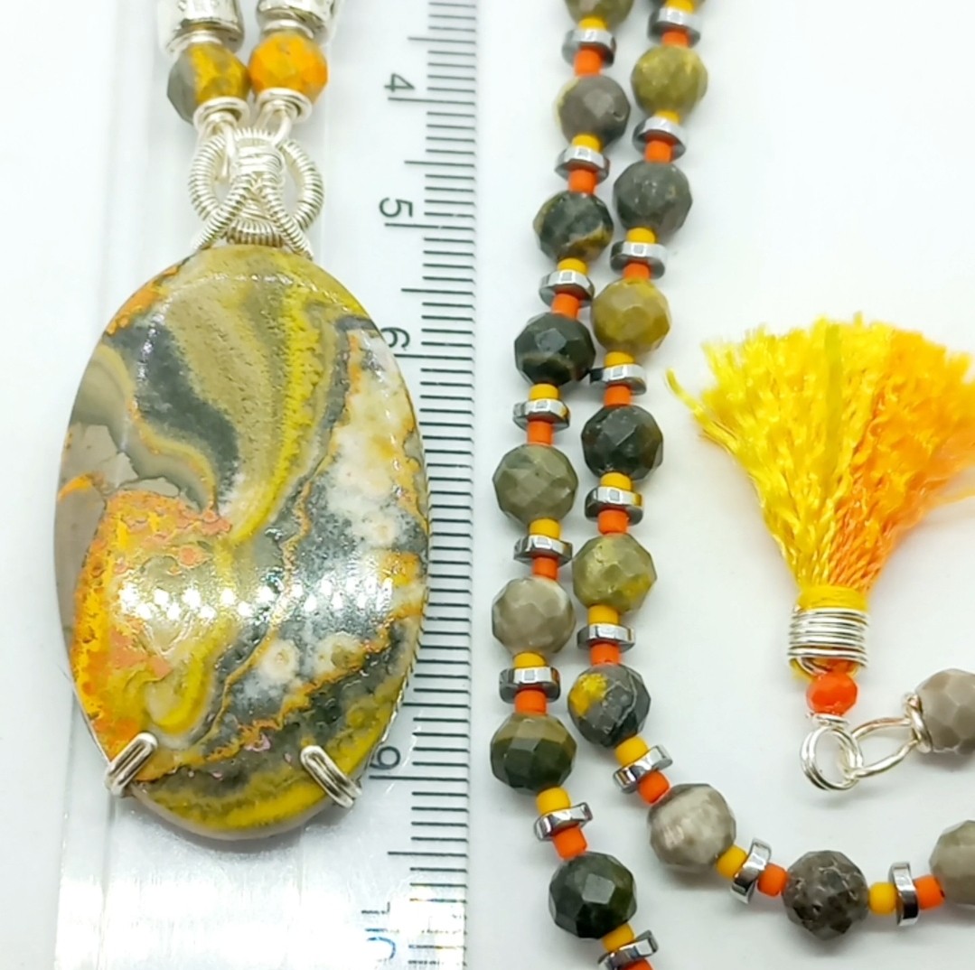 2183 Bal arısı Cespır el yapımı kolye