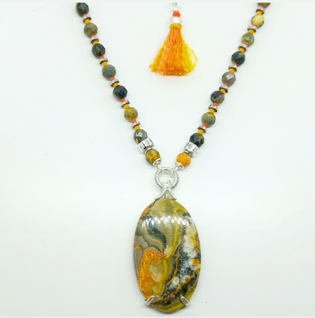 2183 Bal arısı Cespır el yapımı kolye