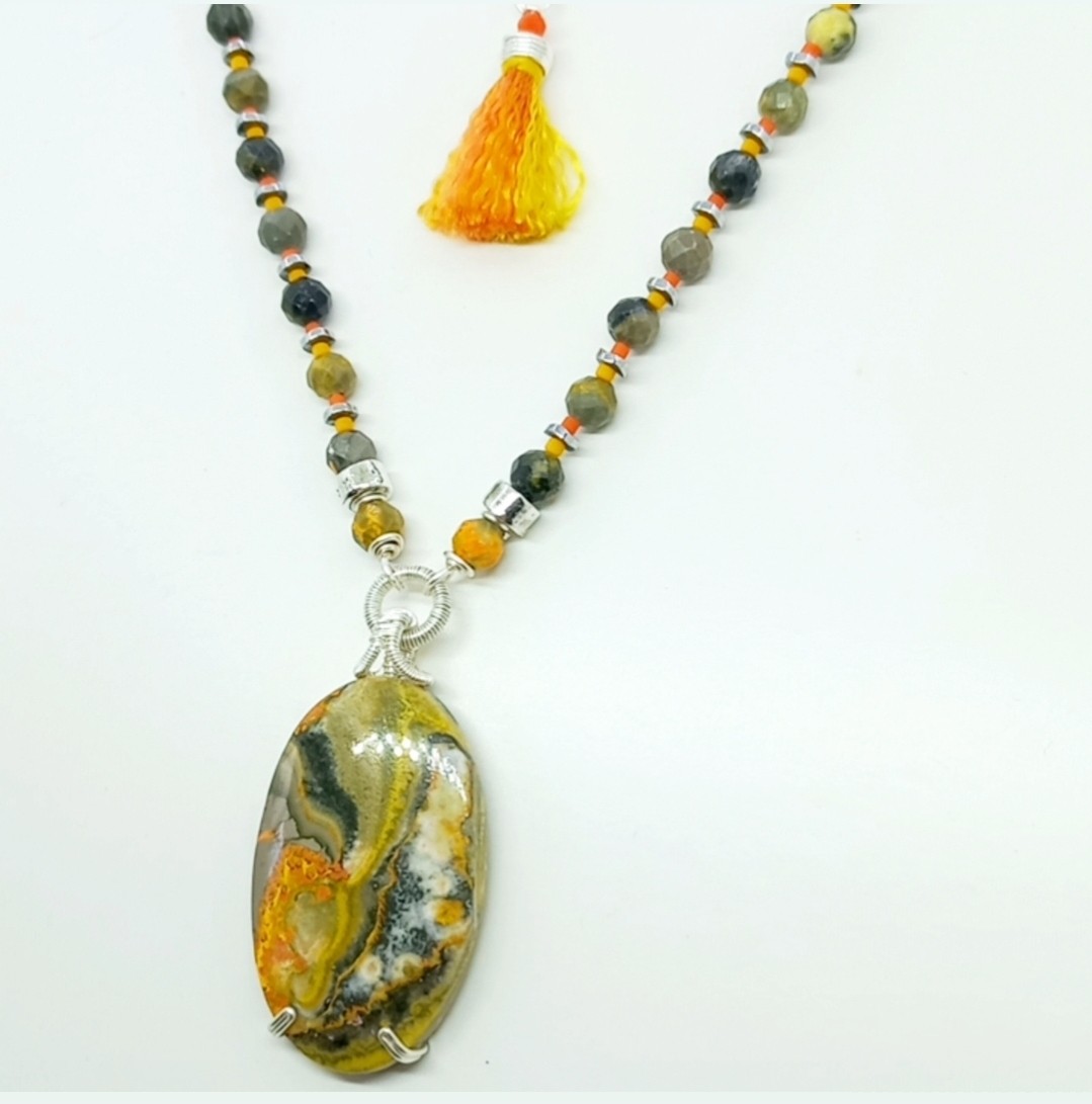 2183 Bal arısı Cespır el yapımı kolye