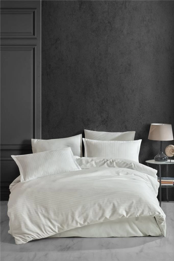 Clasy Çizgili Saten Nevresim Takımı Çift Kişilik Ekru