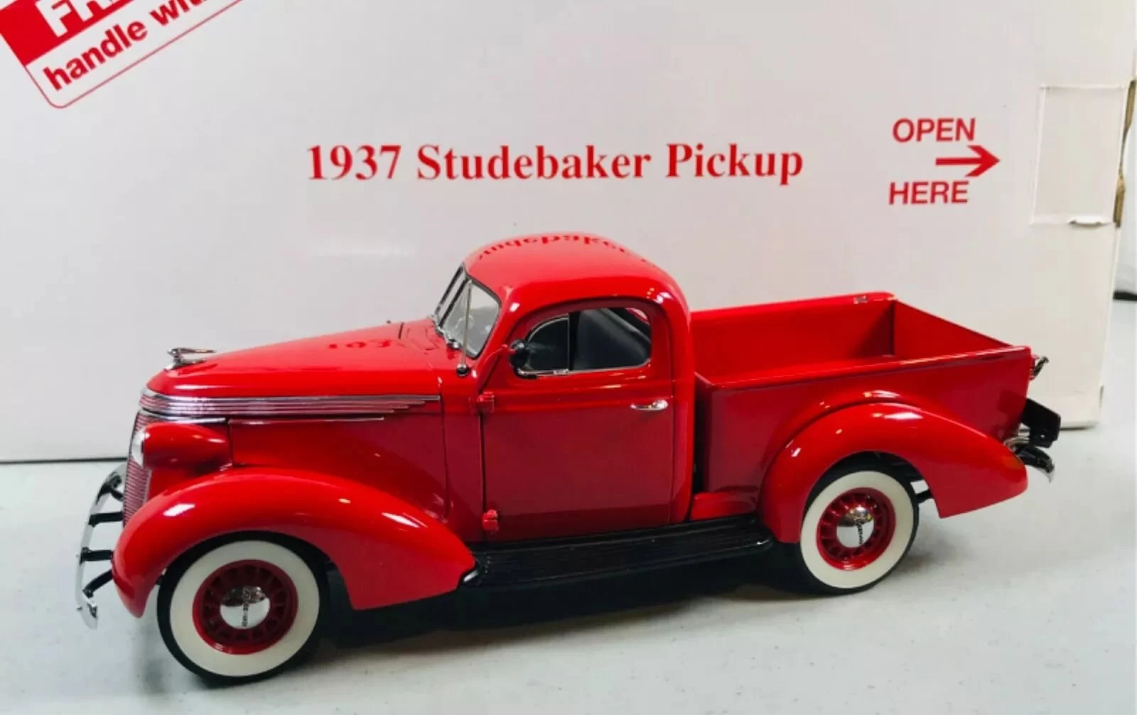 Danbury Mint 1/24 1937 Studebaker Pickup Truck