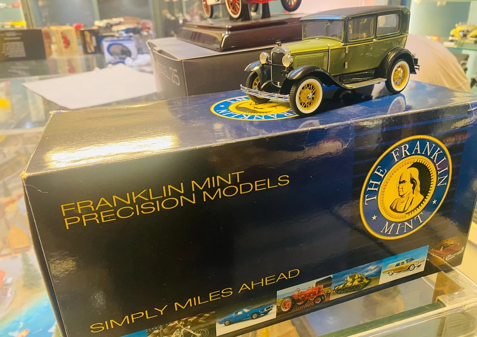 Franklin Mint 1/24 1930 Ford Model A Tudor Diecast