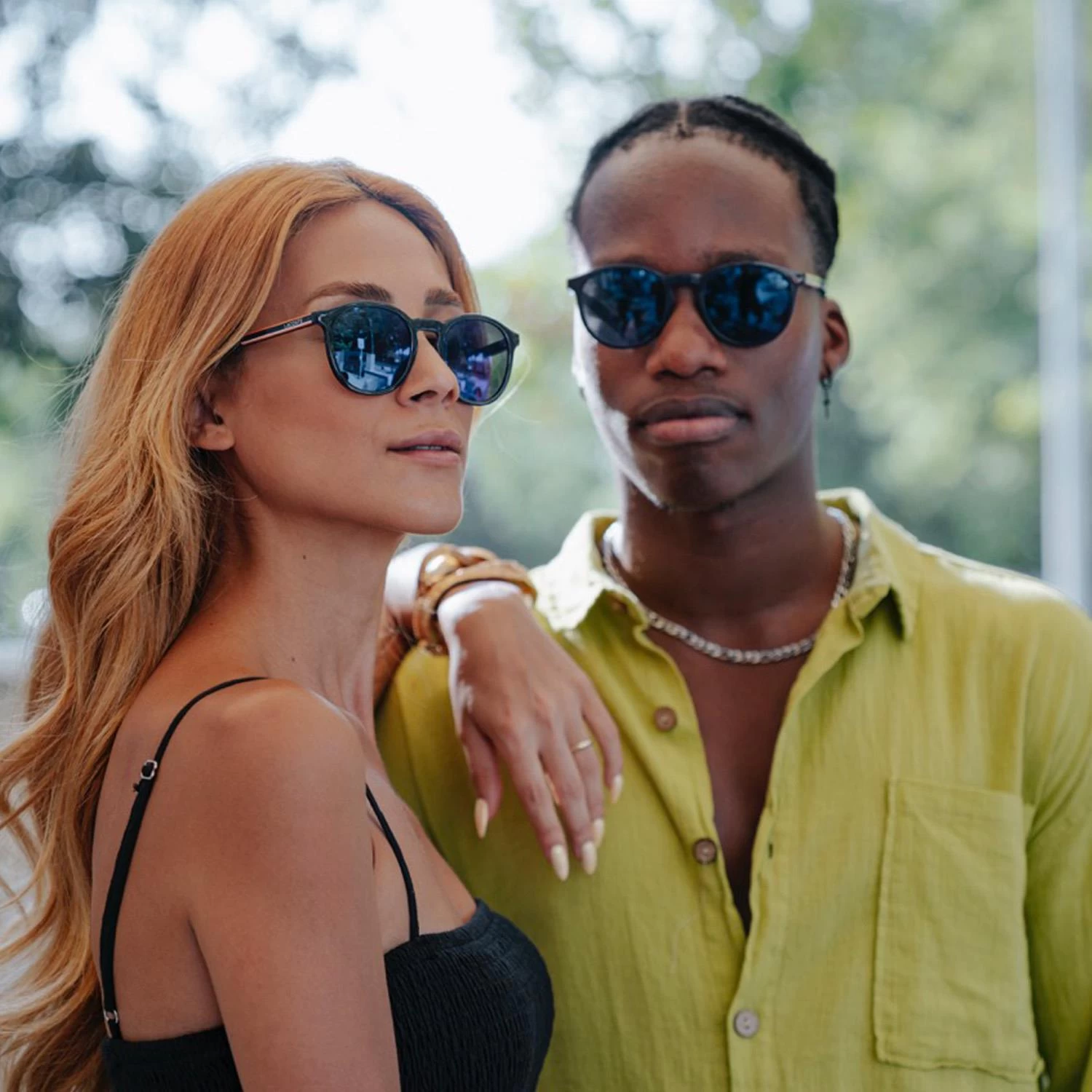 Lacoste L 916s 424 50 Unisex Oval Lacivert Kemik Güneş Gözlüğü