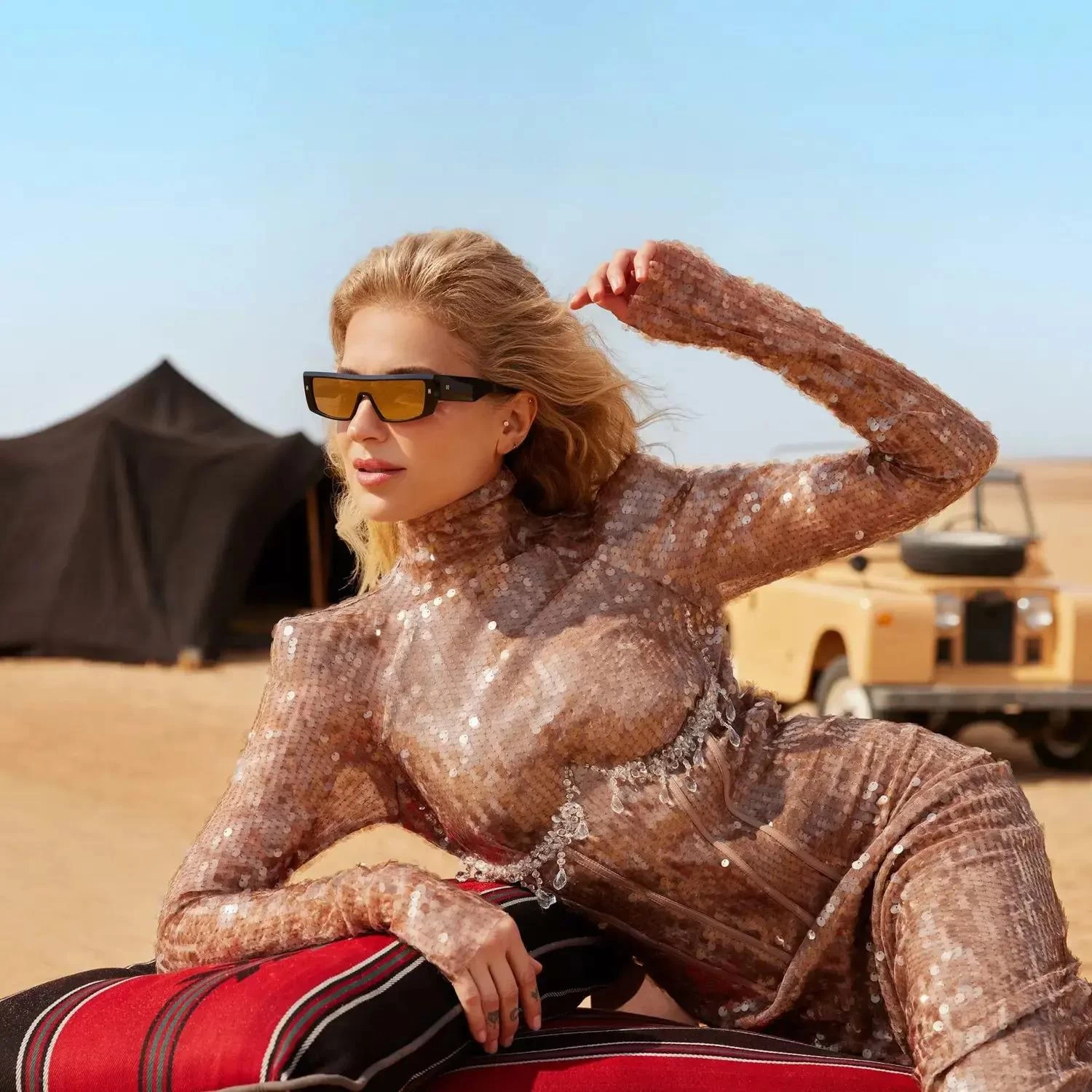 Hermossa HM 1589 C4 125 Aynalı Unisex Dikdörtgen Siyah Kemik Güneş Gözlüğü