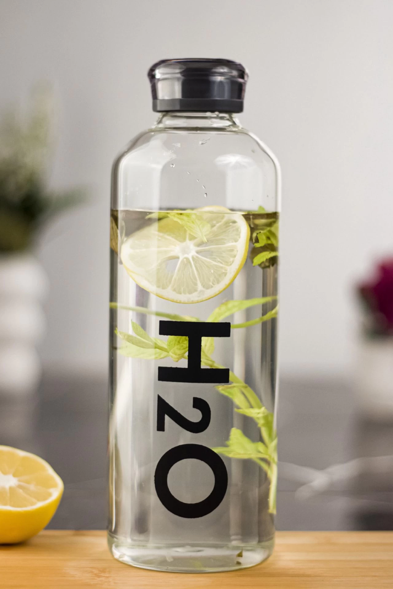 H2o Borosilikat Cam Matara Vakum Kapaklı Su Şişesi Suluk Siyah 1000 Ml